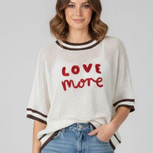 MAGLIA TRAFORATA SCRITTA ‘LOVE MORE’