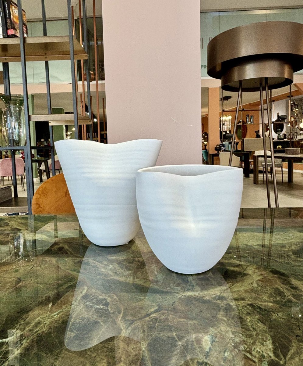 Vaso in resina bianca ondulato e plissettato